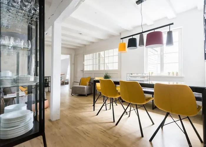 Stadthaus Μονσάου