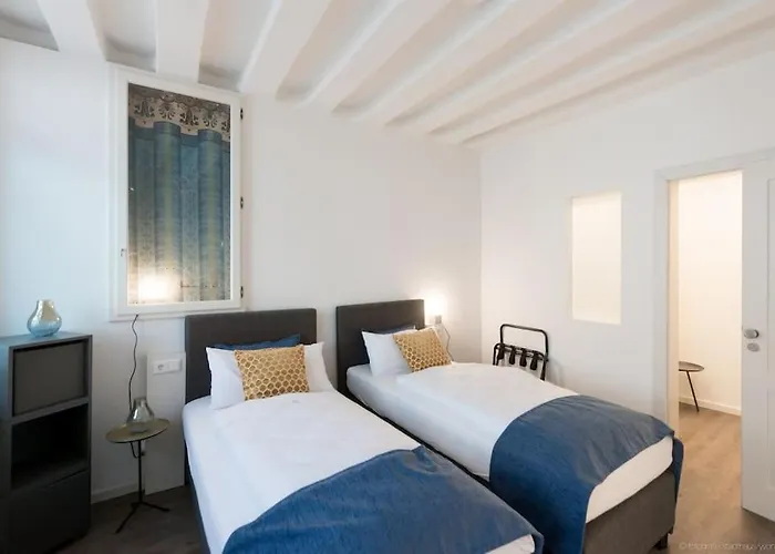 Stadthaus * Μονσάου